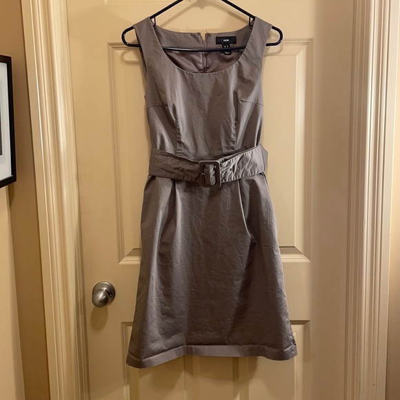 Grey/slightly lavender dress perfect for weddings! - Picture 4 of 9